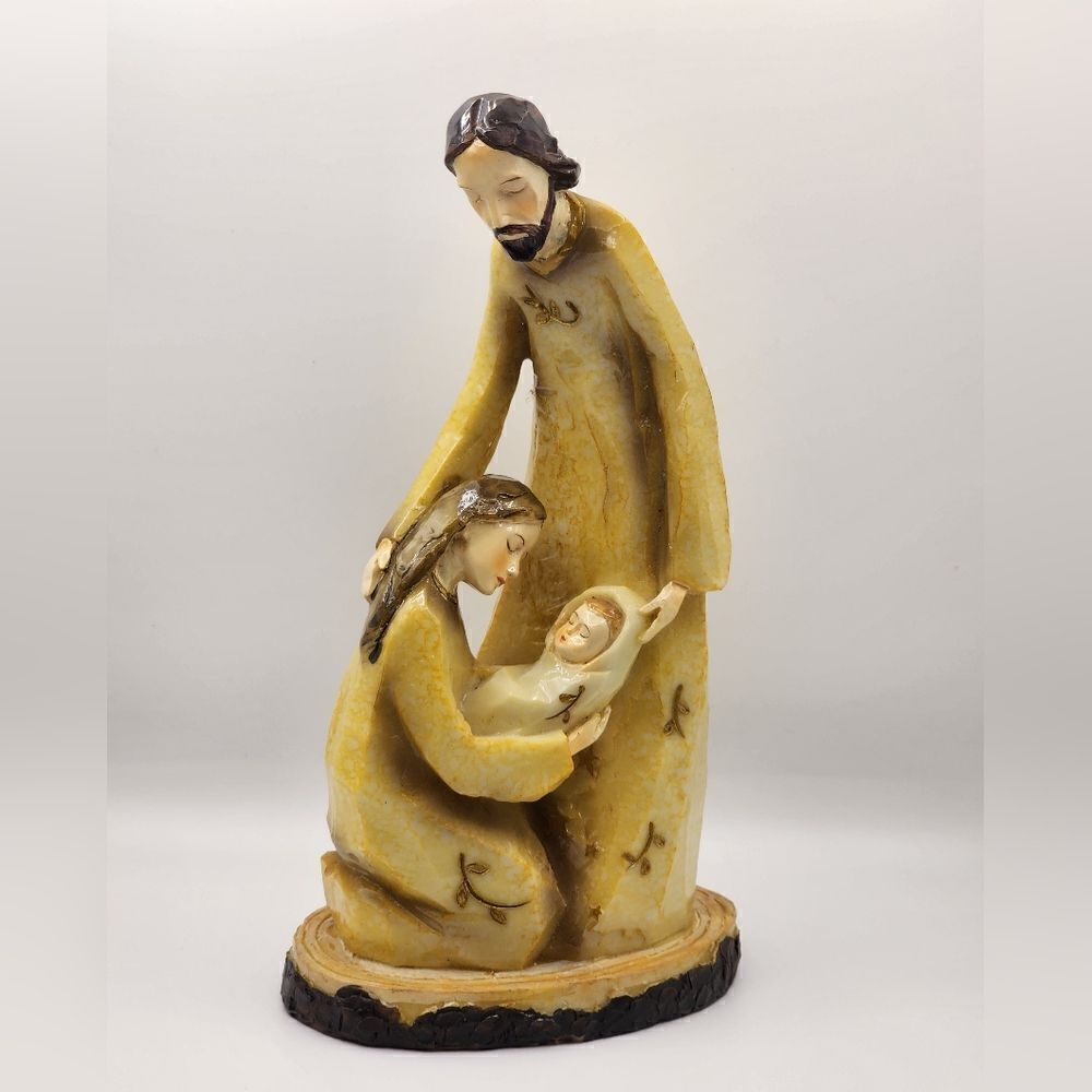 Nativity Mary, Joseph Baby Jesus statue Vintage Resin Christmas Manger